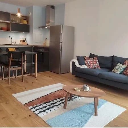 Charming And Secure Fully-equipped Close To Paris