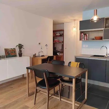 아파트 Charming And Secure Fully-equipped Close To Paris 생클루