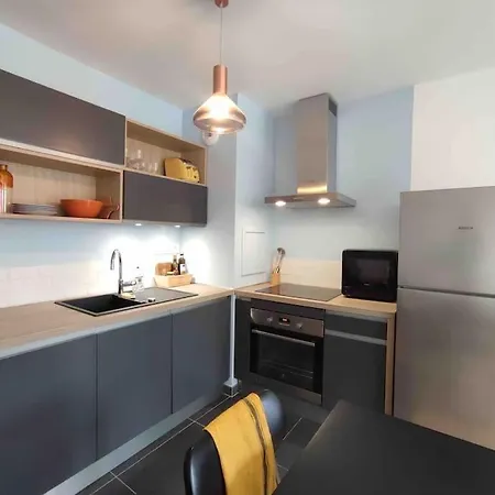 아파트 Charming And Secure Fully-equipped Close To Paris 생클루